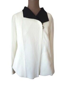 NWT Akris Punto Cream / Black Textured Jacket in women’s Size 14